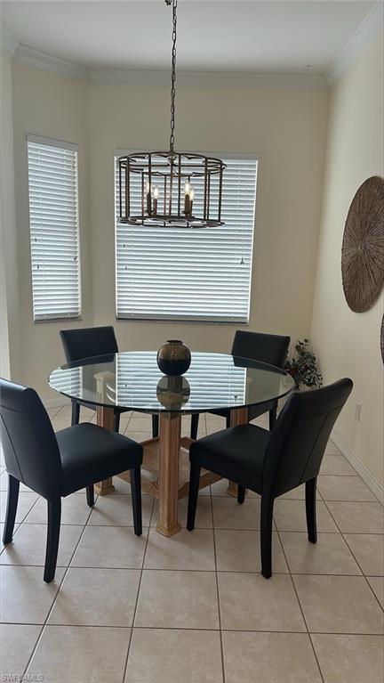 Nook area, tile and great views of golf course