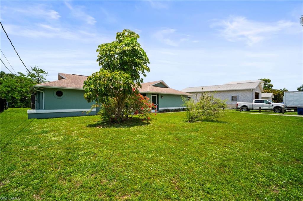 2001 Bahama AVE photo 7