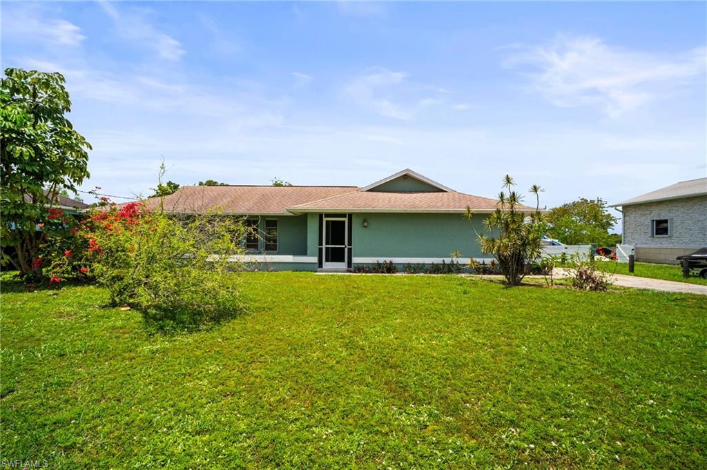 2001 Bahama AVE