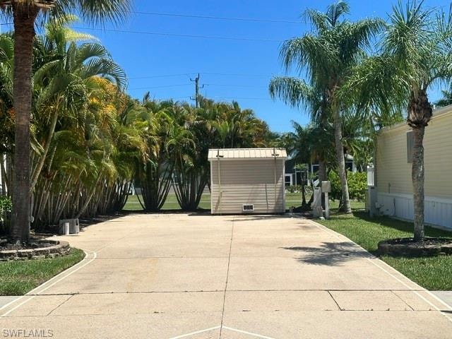 1675 Diamond Lake CIR