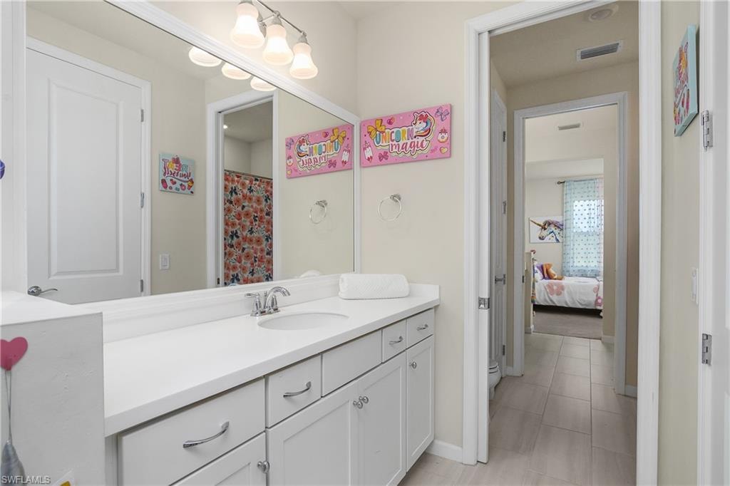 17628 Kinzie LN photo 20