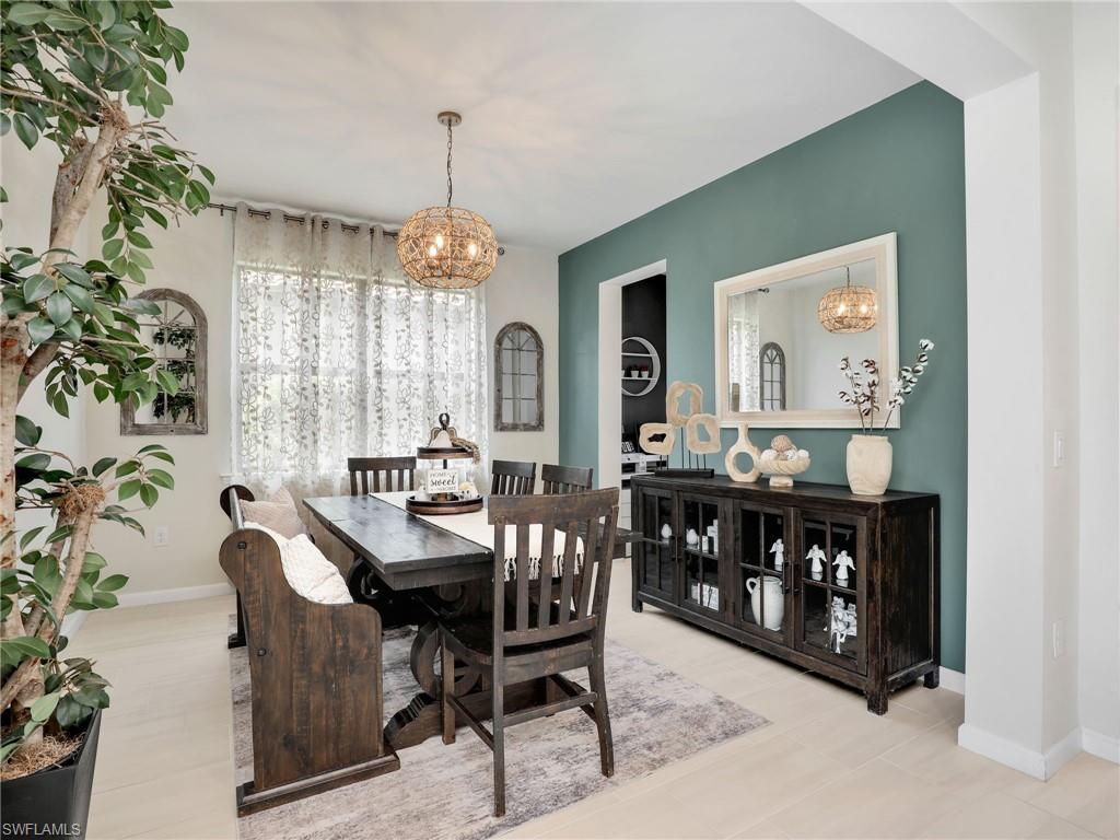 17628 Kinzie LN photo 10