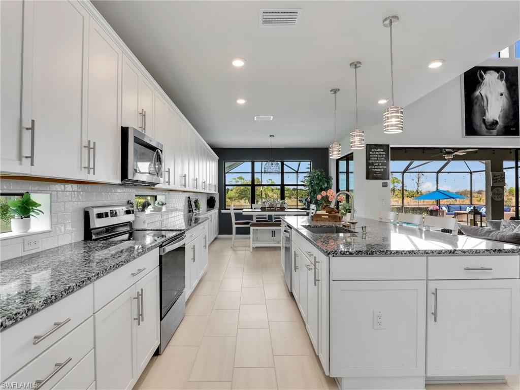 17628 Kinzie LN photo 8