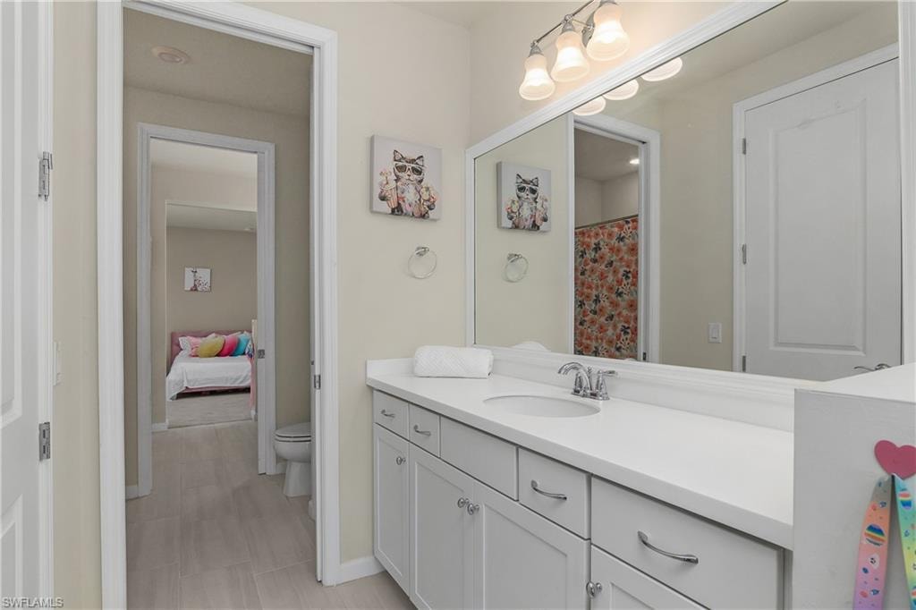 17628 Kinzie LN photo 21