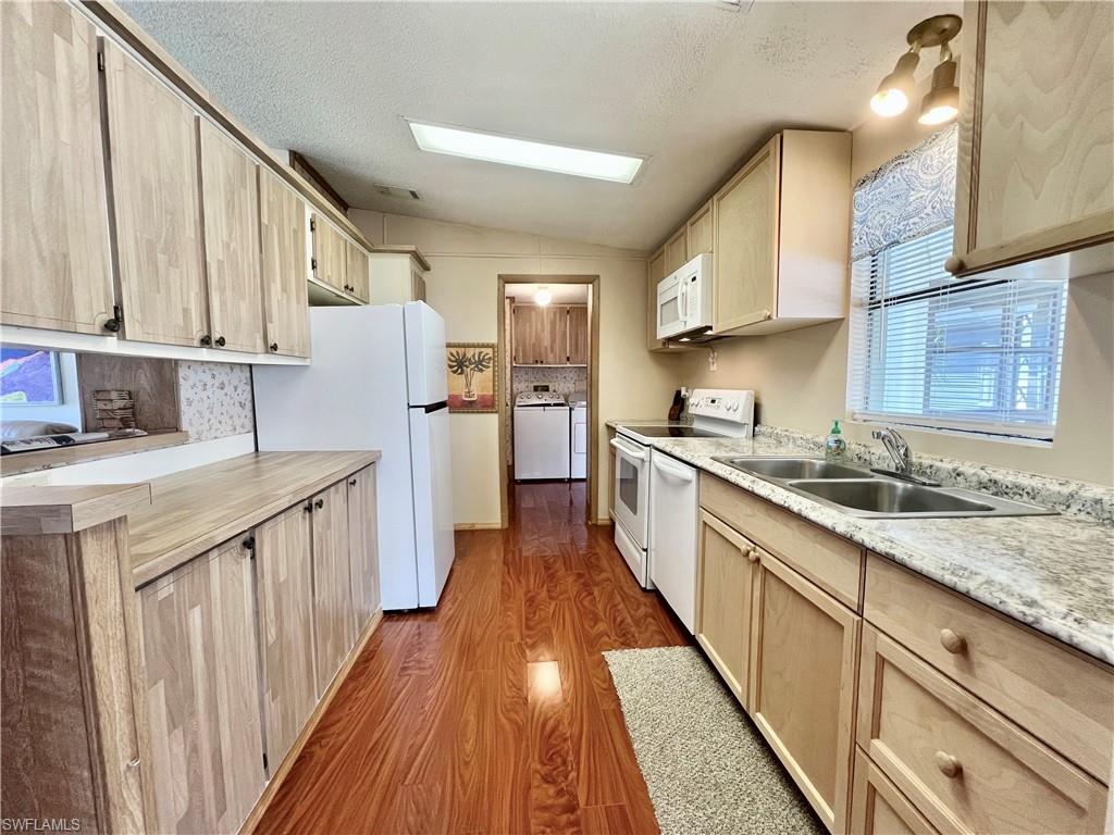 573 Cape Florida LN photo 12