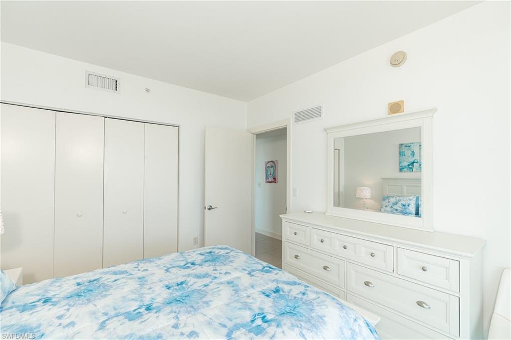3000 Oasis Grand BLVD 801 photo 17