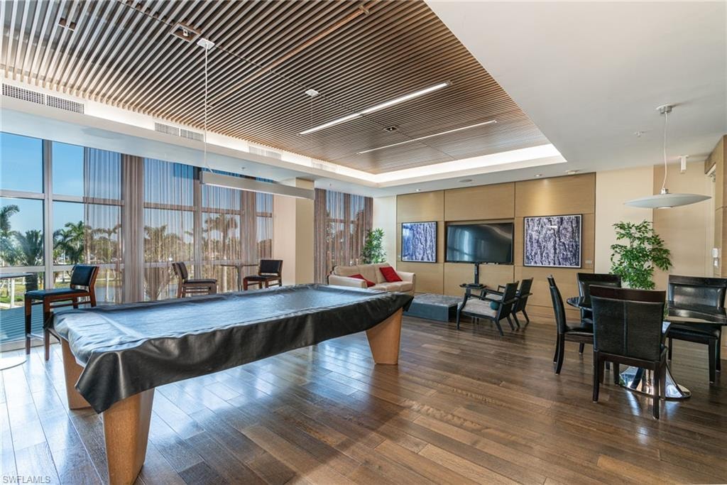 3000 Oasis Grand BLVD 801 photo 32