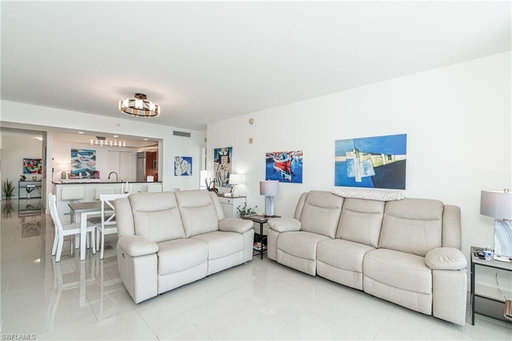 3000 Oasis Grand BLVD 801 photo 10