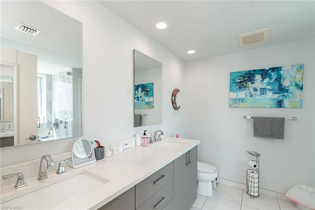 3000 Oasis Grand BLVD 801 photo 14