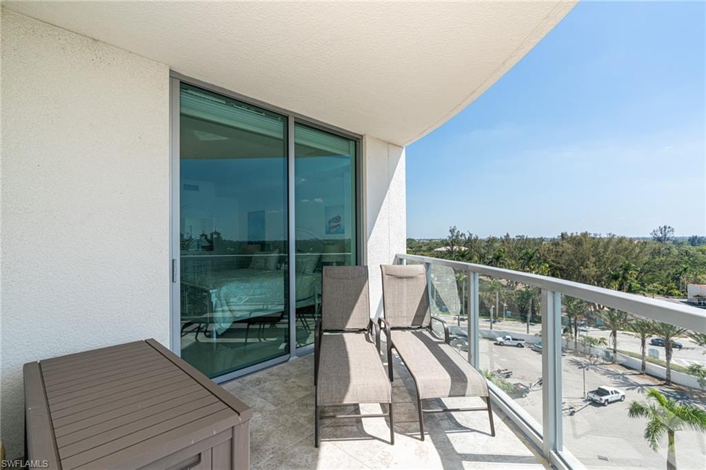 3000 Oasis Grand BLVD 801 photo 15