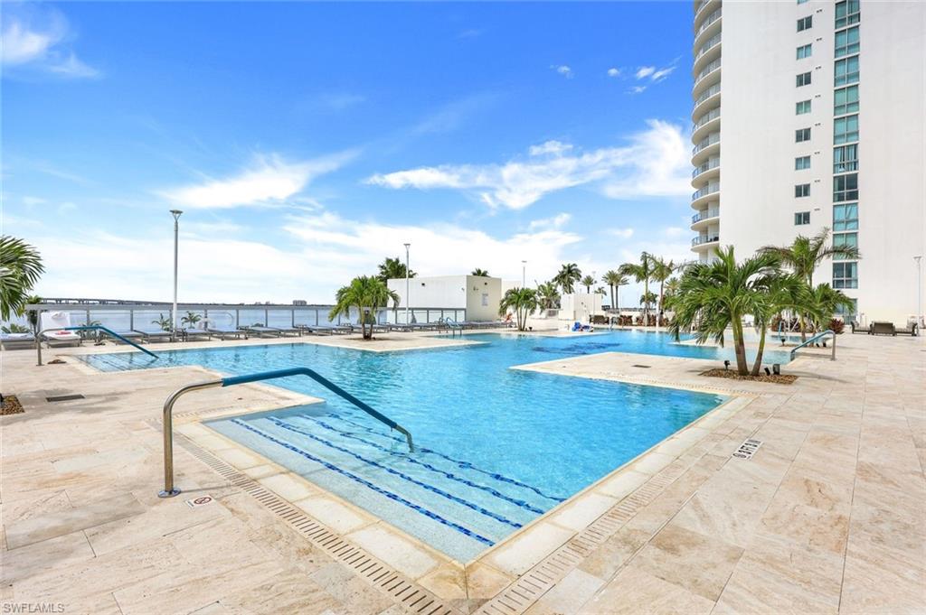 3000 Oasis Grand BLVD 801 photo 39