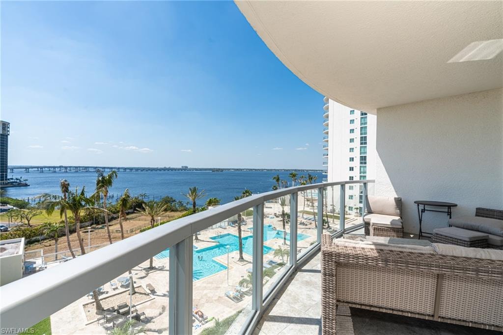 3000 Oasis Grand BLVD 801 photo 25