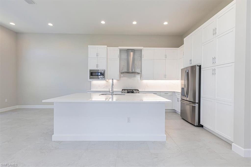 2745 Durham CIR photo 9