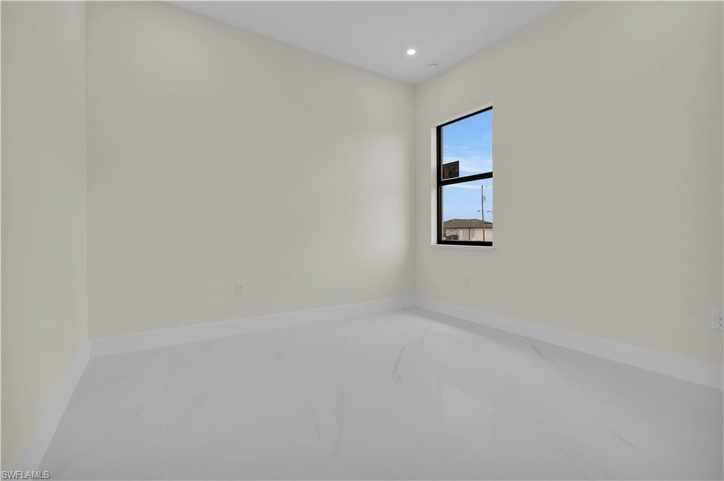 537 Paloma AVE photo 25