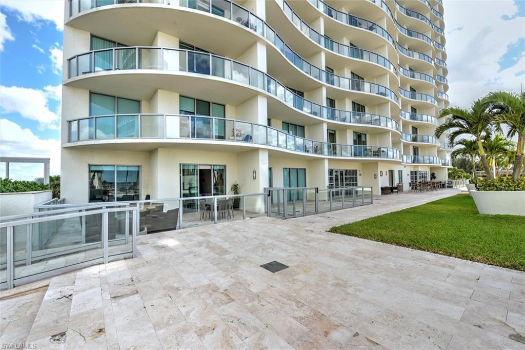 3000 Oasis Grand BLVD 407 photo 26