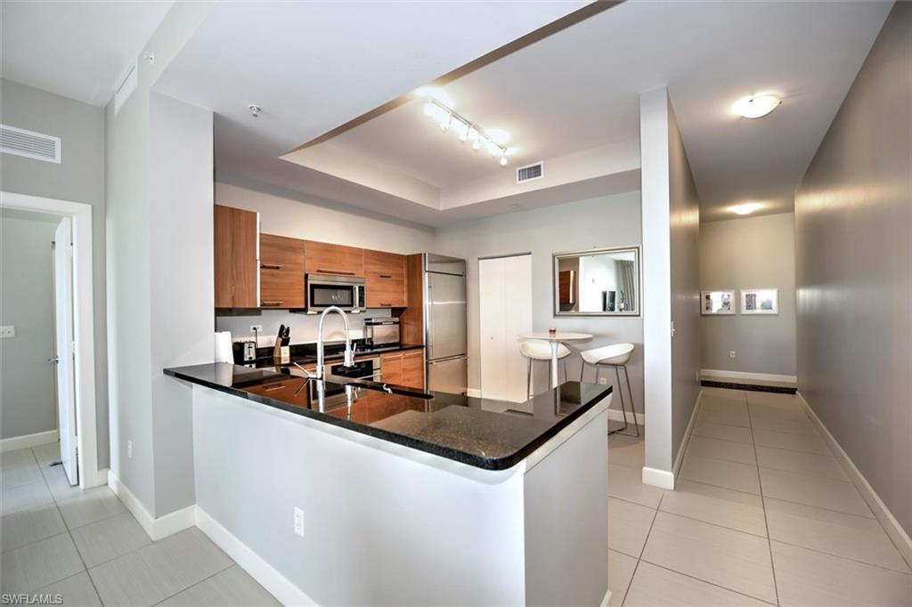 3000 Oasis Grand BLVD 407