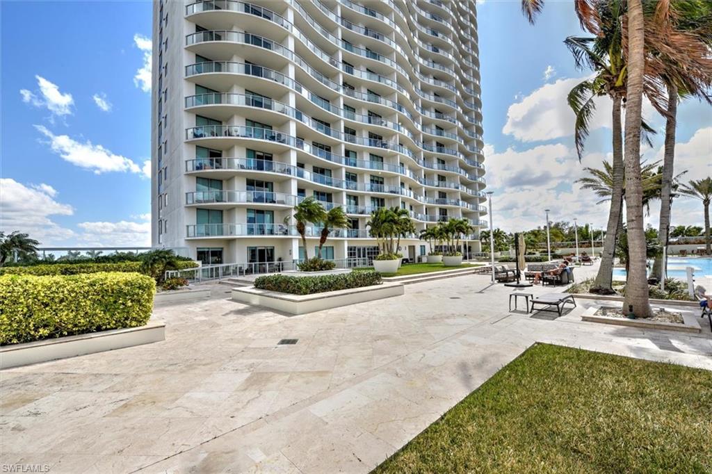 3000 Oasis Grand BLVD 407 photo 24