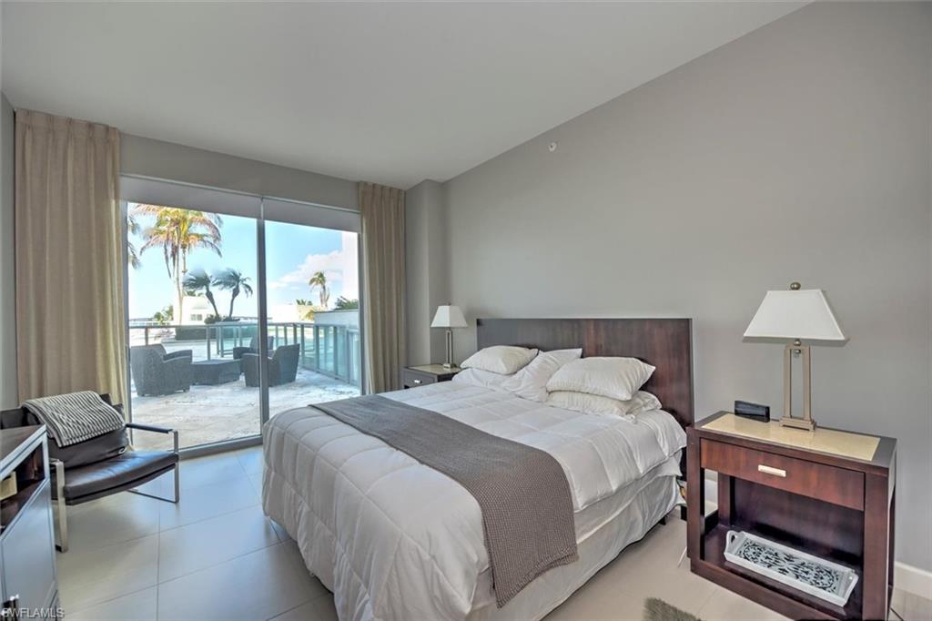 3000 Oasis Grand BLVD 407 photo 10
