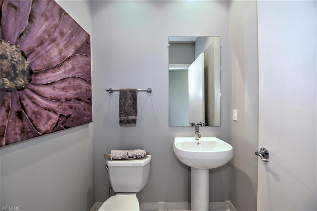 3000 Oasis Grand BLVD 407 photo 18