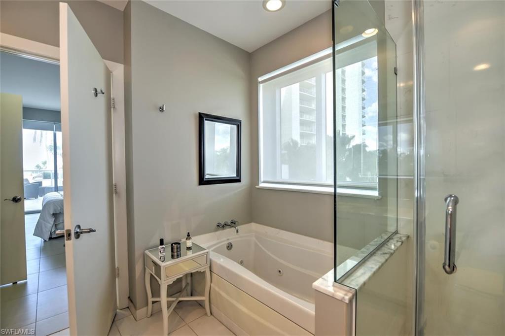 3000 Oasis Grand BLVD 407 photo 15