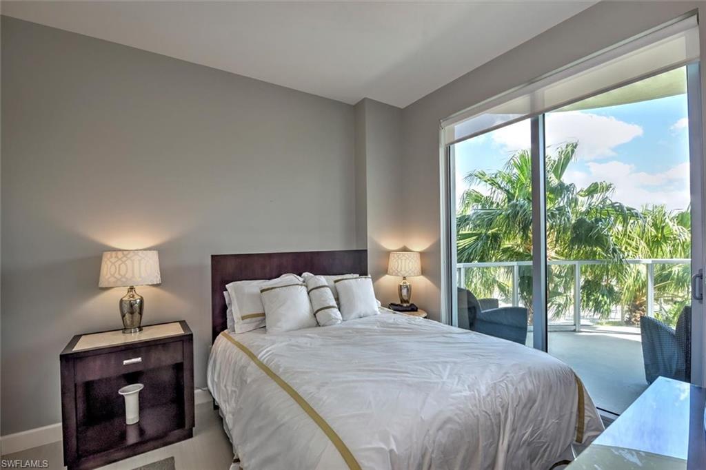 3000 Oasis Grand BLVD 407 photo 11