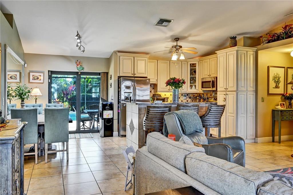 2442 SW Embers TER photo 10