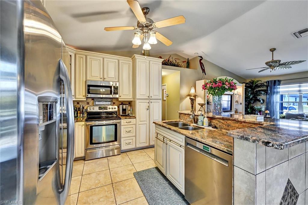 2442 SW Embers TER photo 8