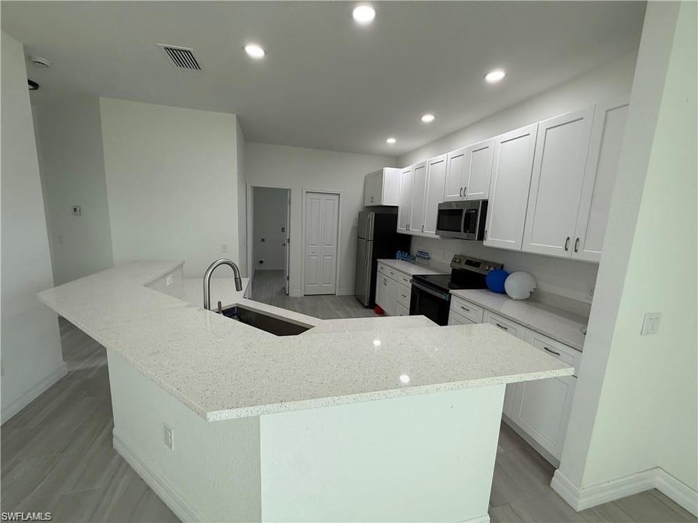 17444 Barbara DR