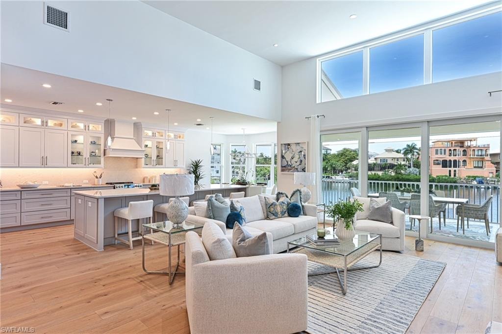 219 Bayfront DR
