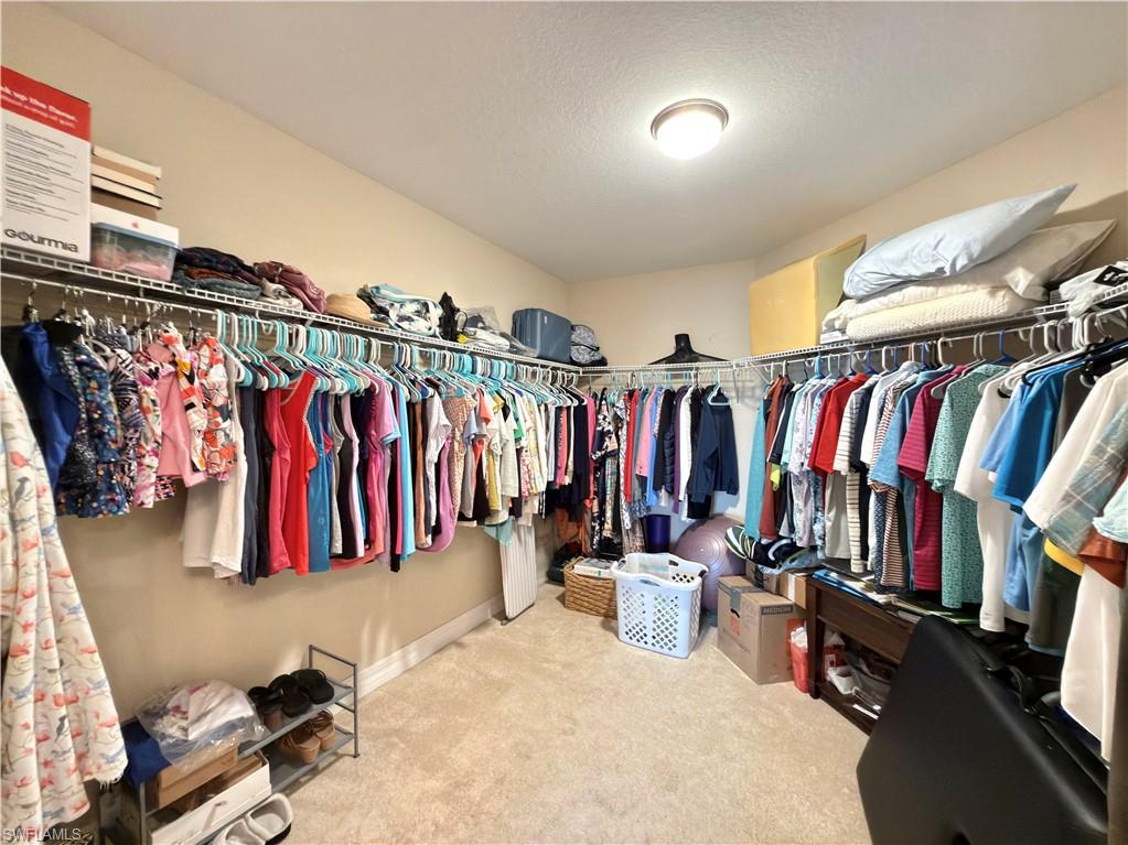 Premier Large Walk-in Closet
