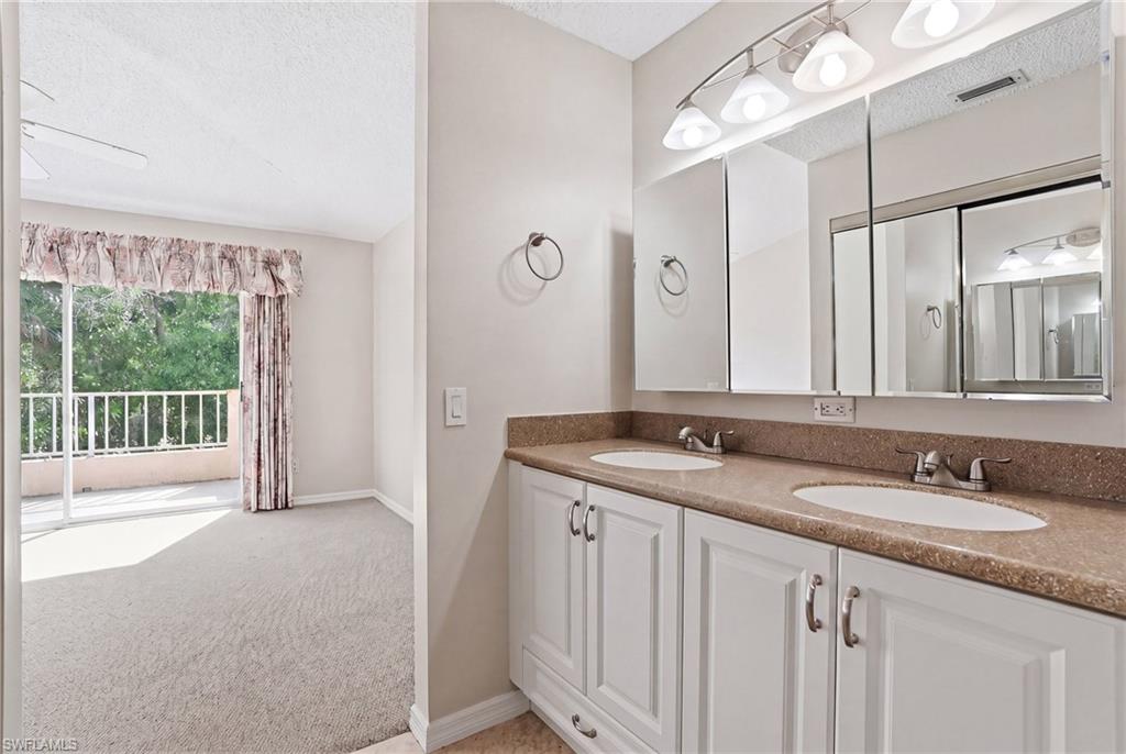 1018 Woodshire LN A208 photo 17