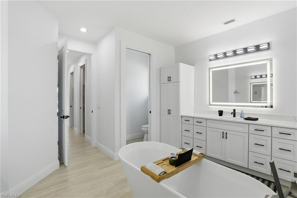 1625 SW 44th TER photo 22