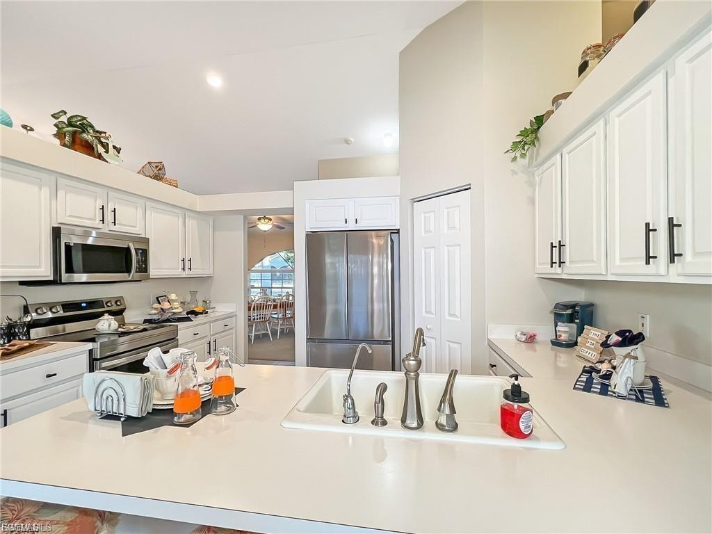 7631 Woodland Bend CIR photo 12