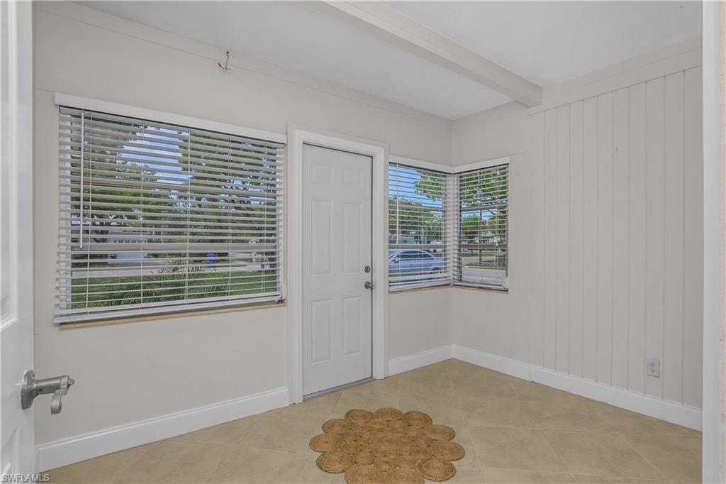 1015 10th AVE N 1011 photo 16