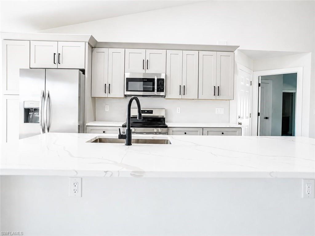 2801 Flora AVE N photo 9