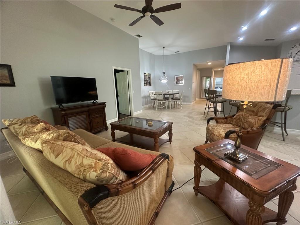 2004 Tarpon Bay DR N 201 photo 16