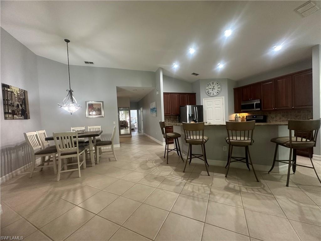 2004 Tarpon Bay DR N 201 photo 9