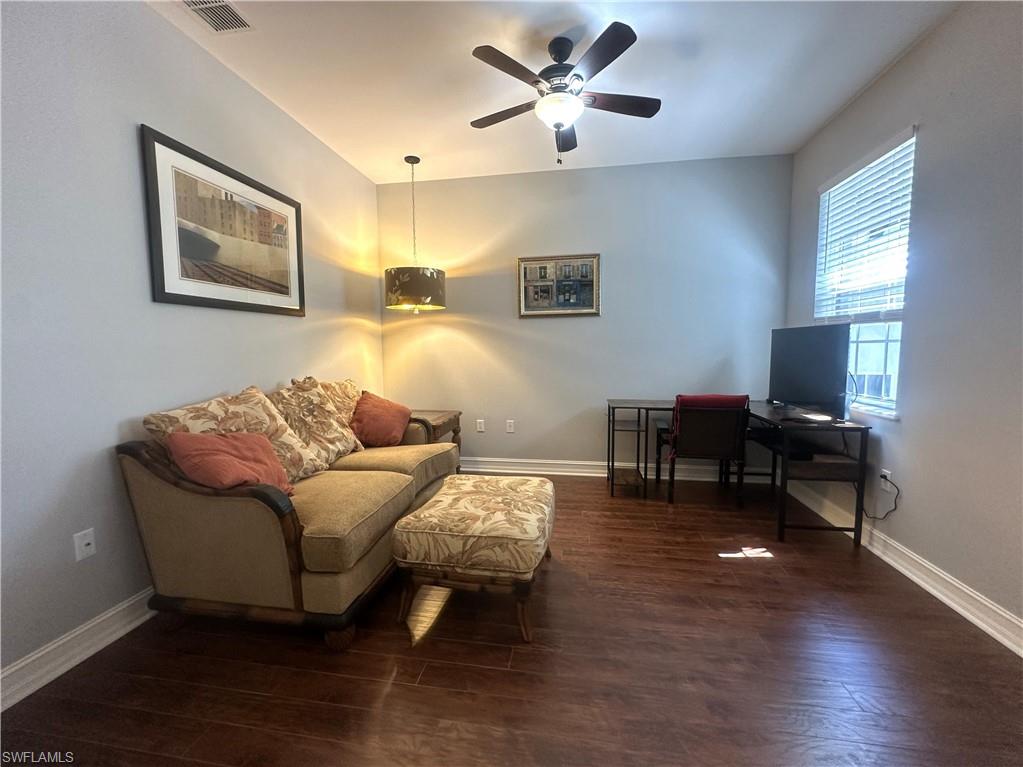 2004 Tarpon Bay DR N 201 photo 8