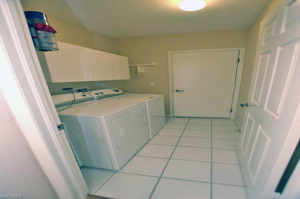 9111 Las Maderas DR 102 photo 19