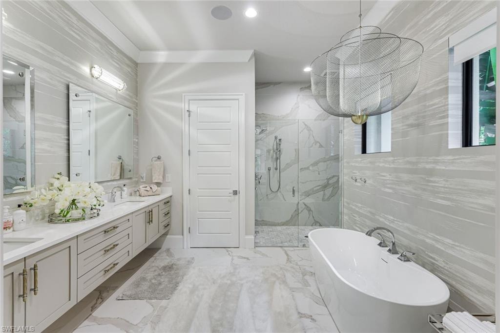 760 Park Shore DR photo 17