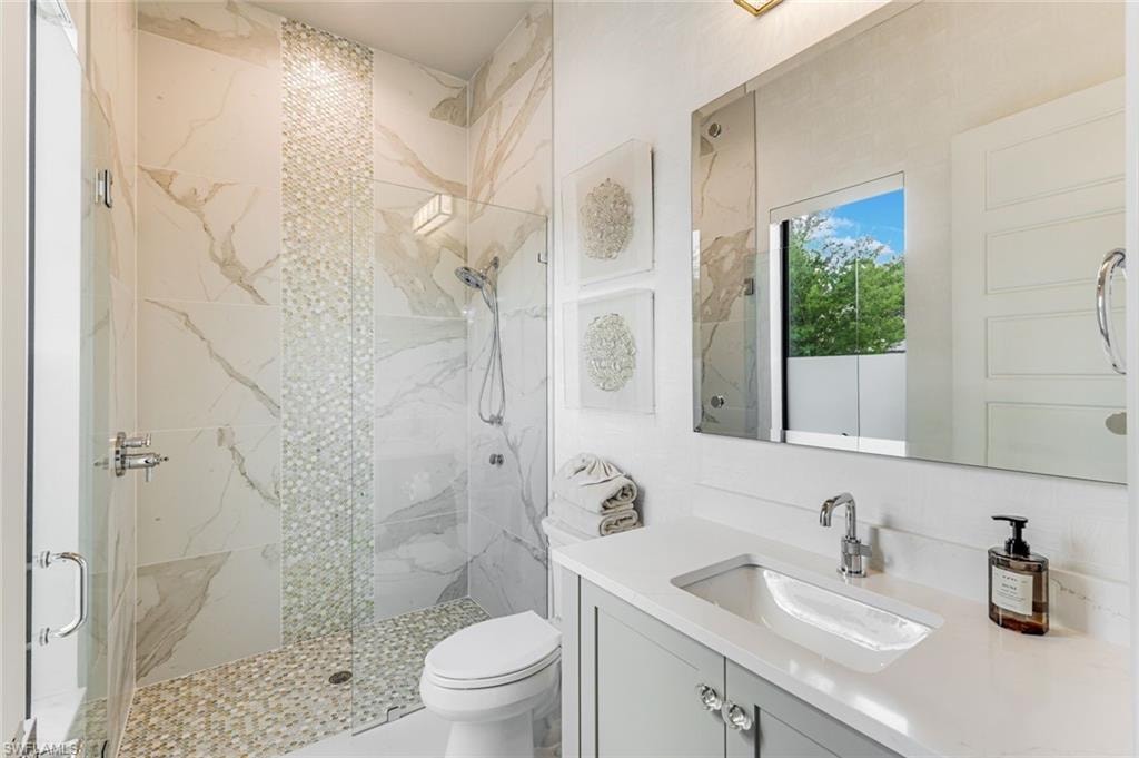 760 Park Shore DR photo 26