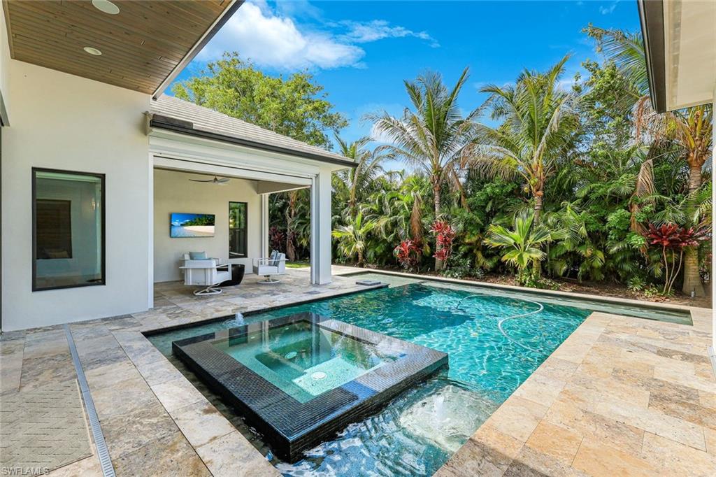 760 Park Shore DR photo 32