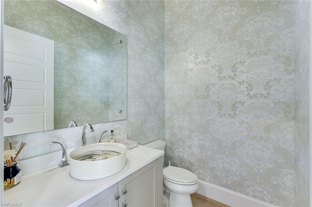 760 Park Shore DR photo 20