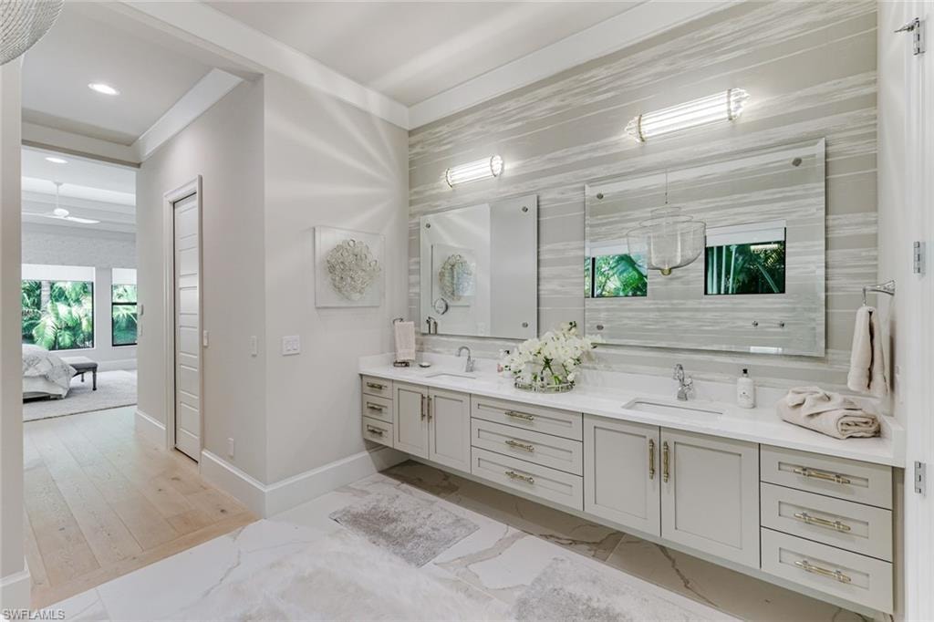 760 Park Shore DR photo 18