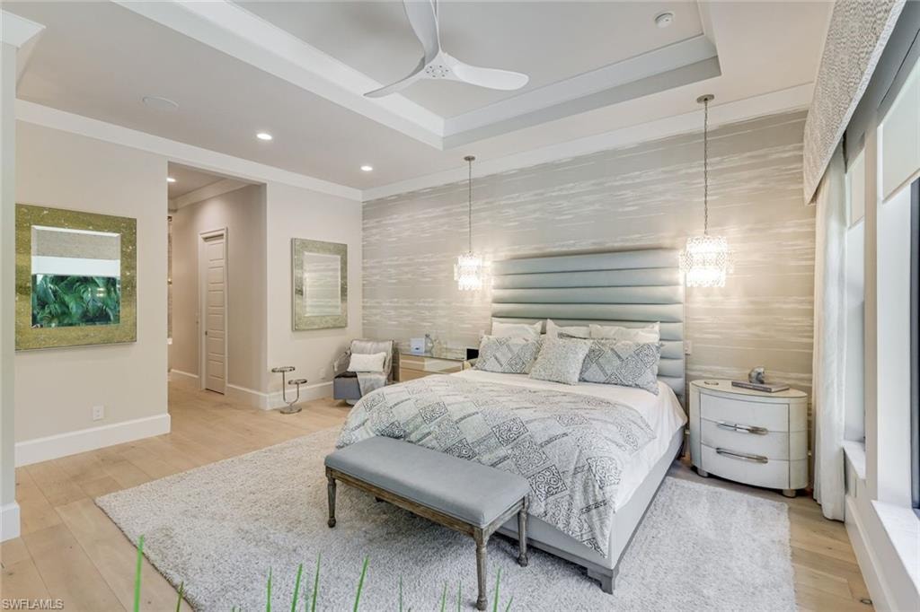 760 Park Shore DR photo 15