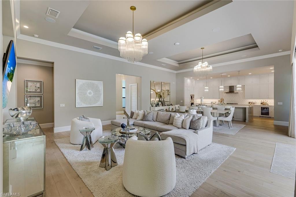 760 Park Shore DR photo 11