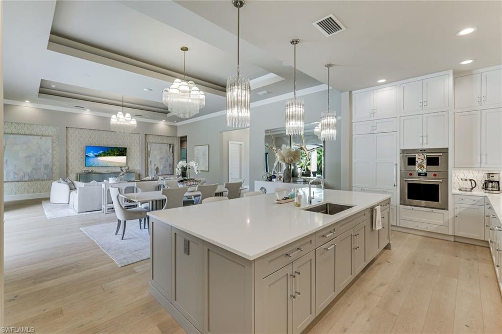 760 Park Shore DR photo 8