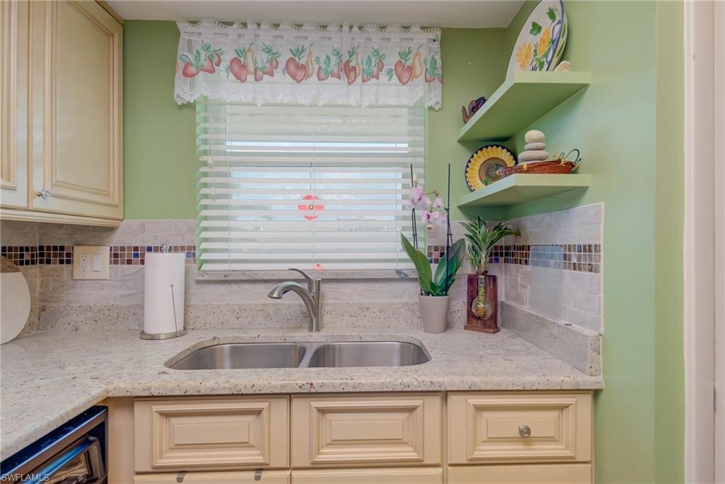 325 Charlemagne BLVD A209 photo 6