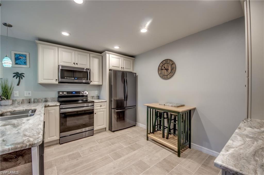 6337 Royal Woods DR