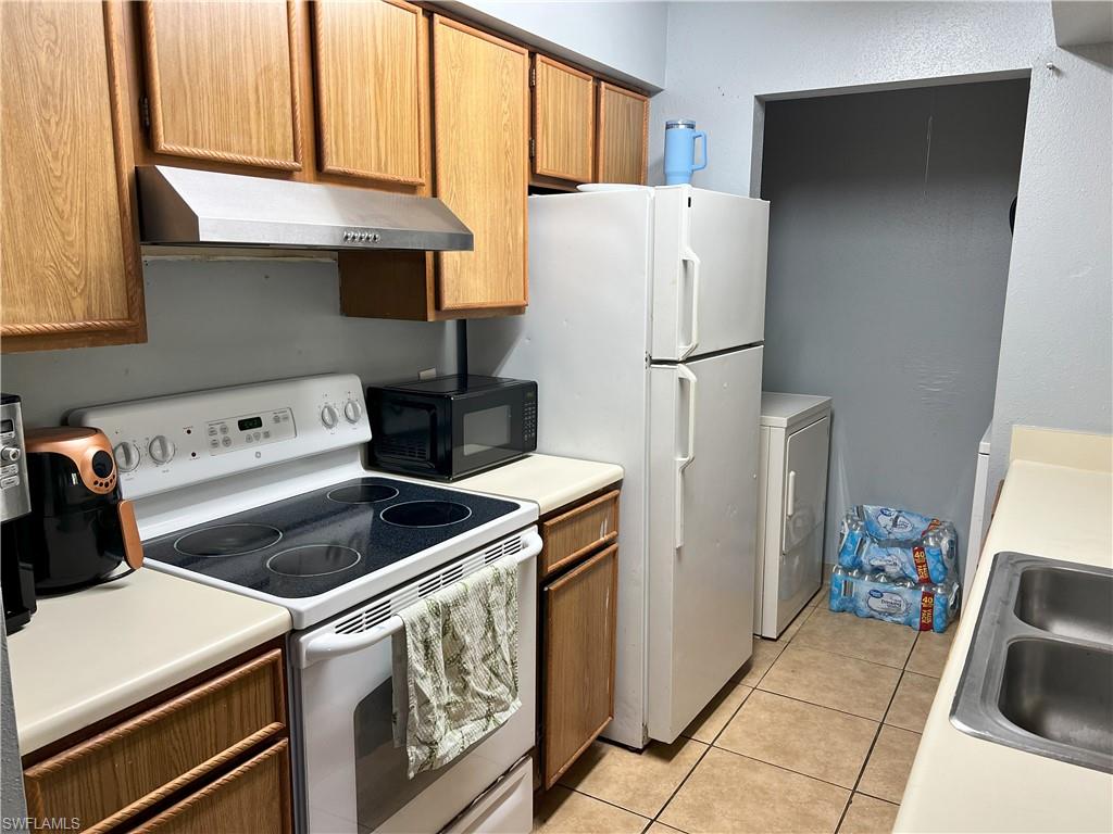 2875 Winkler AVE 517